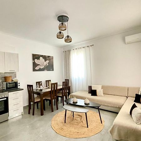 Emanouela'S Apartement In The Center Of Adamas מראה חיצוני תמונה